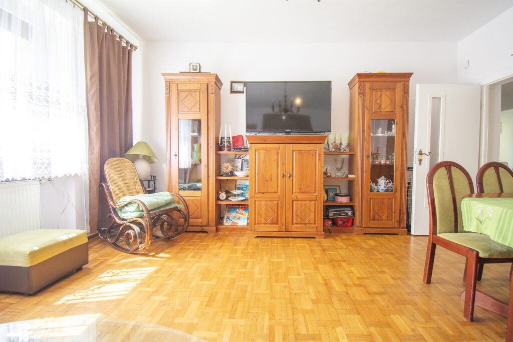 Mieszkanie 72 m² z garażem i lokalem użytkowym - zdjęcie 6