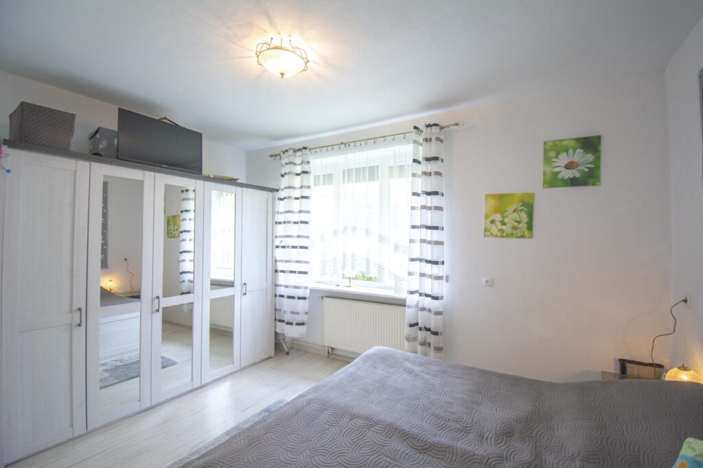 Mieszkanie 72 m² z garażem i lokalem użytkowym - zdjęcie 8