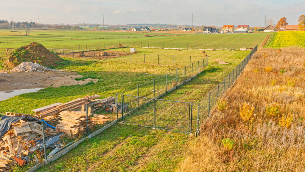 Działka budowlana 1539 m² z warunkami zabudowy - zdjęcie 9