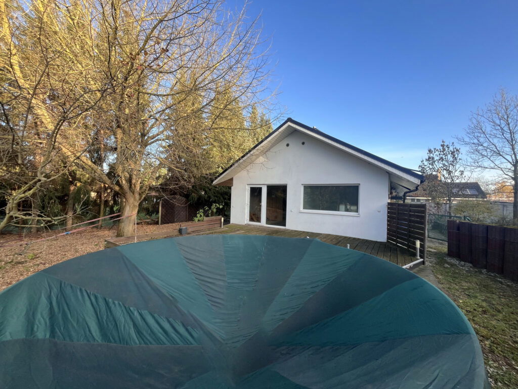 Działka z garażem i potencjałem na wymarzony dom - zdjęcie 5