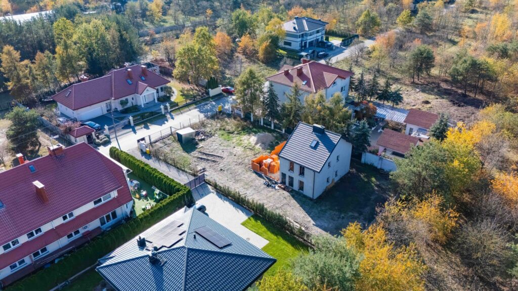 3-pokoje plus poddasze w Józefowie - zdjęcie 13