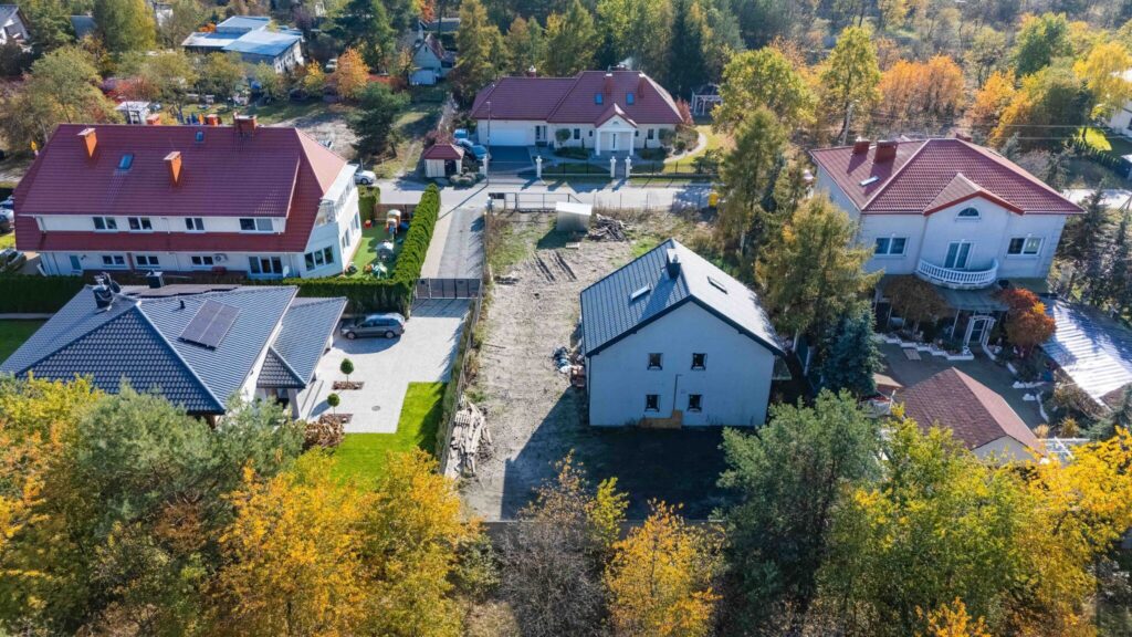 3-pokoje plus poddasze w Józefowie - zdjęcie 1