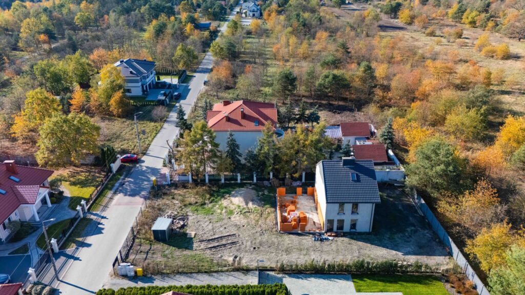 3-pokoje plus poddasze w Józefowie - zdjęcie 14