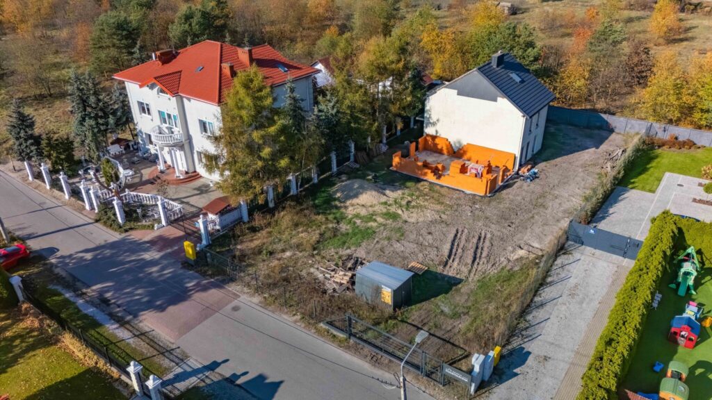 3-pokoje plus poddasze w Józefowie - zdjęcie 5