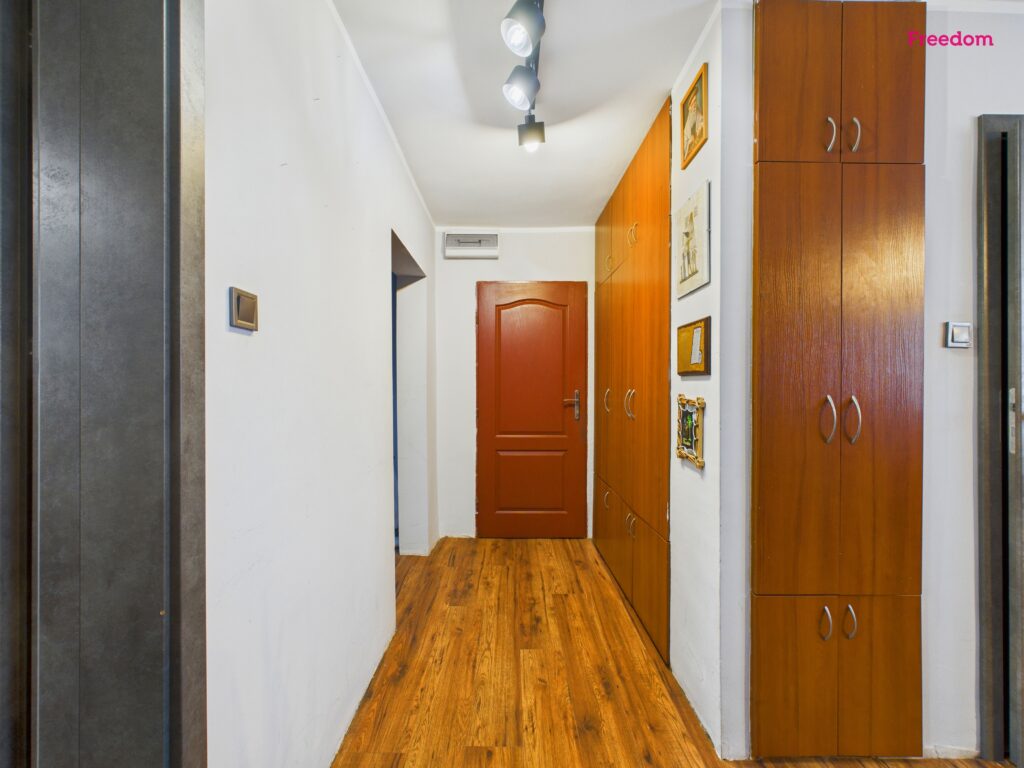 Na sprzedaż mieszkanie 4 pokojowe, 68m2. - zdjęcie 17