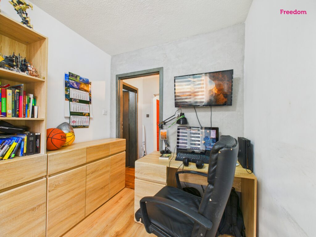 Na sprzedaż mieszkanie 4 pokojowe, 68m2. - zdjęcie 18