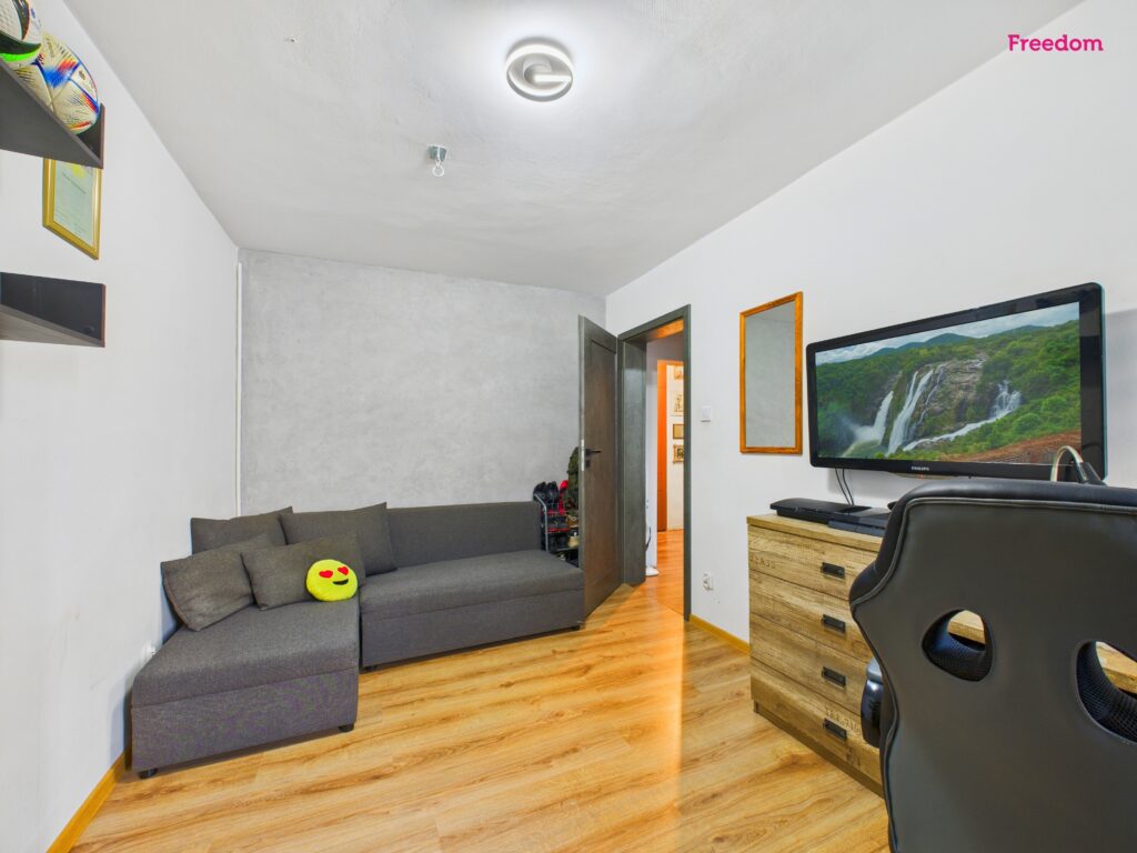 Na sprzedaż mieszkanie 4 pokojowe, 68m2. - zdjęcie 10