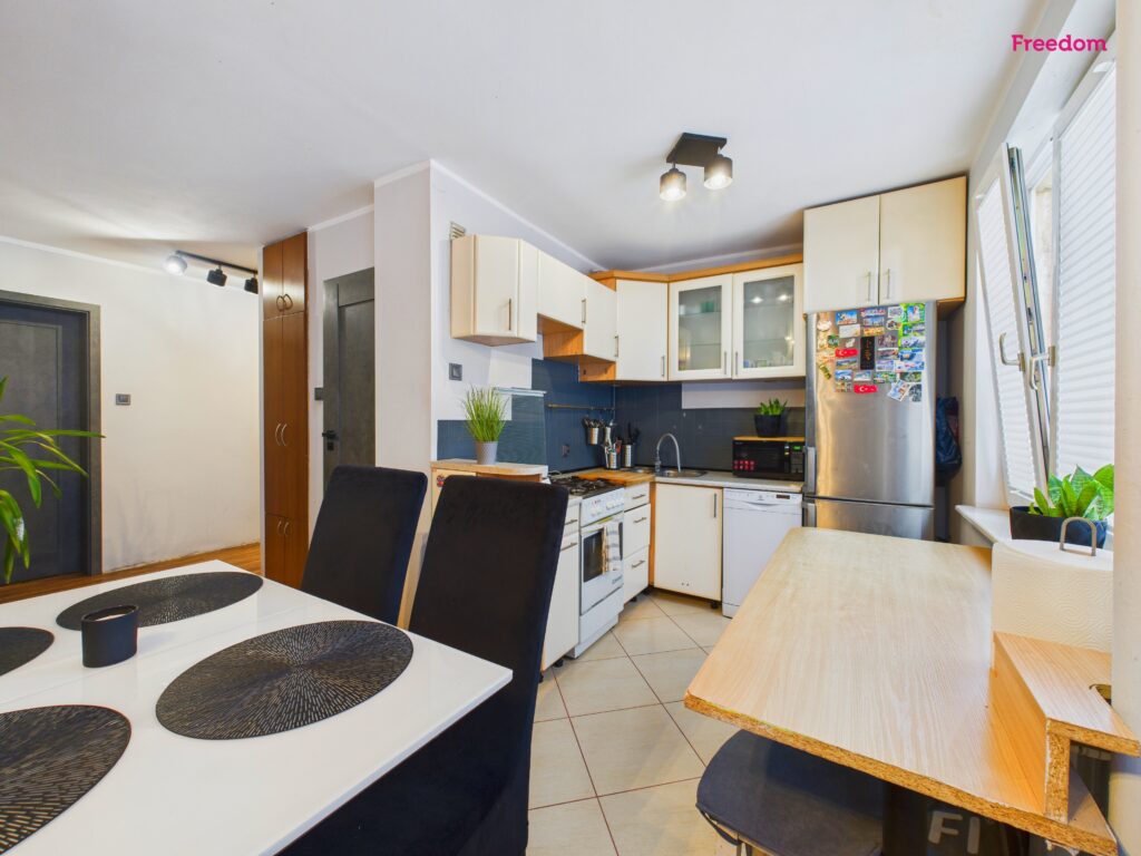 Na sprzedaż mieszkanie 4 pokojowe, 68m2. - zdjęcie 1