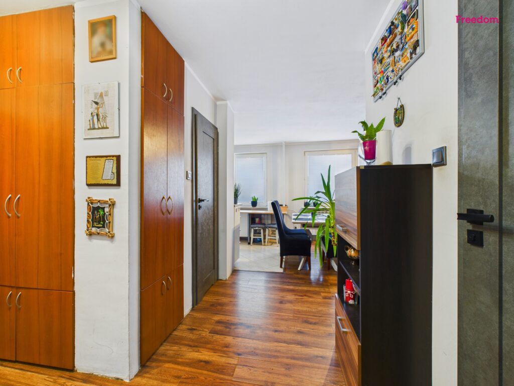 Na sprzedaż mieszkanie 4 pokojowe, 68m2. - zdjęcie 13