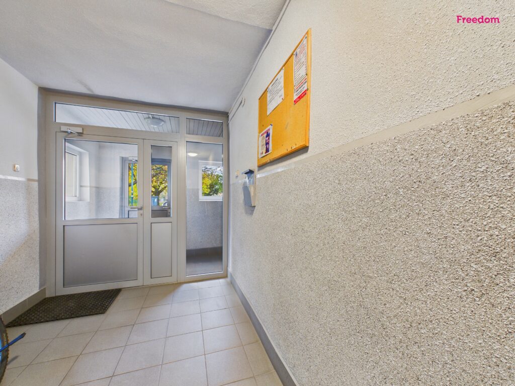 Na sprzedaż mieszkanie 4 pokojowe, 68m2. - zdjęcie 23