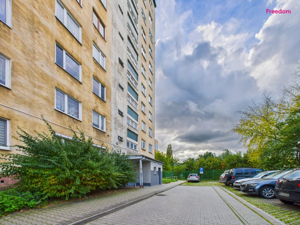 Na sprzedaż mieszkanie 4 pokojowe, 68m2. - zdjęcie 27