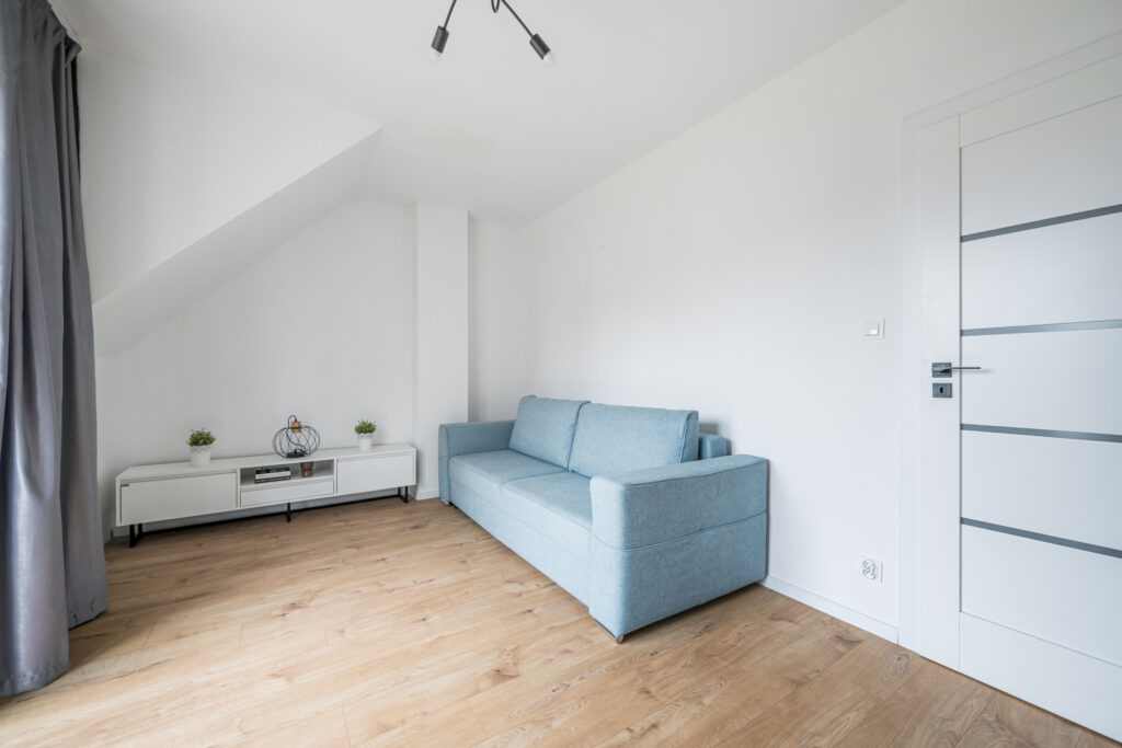 Lokal mieszkalny w budynku dwulokalowym, garaż - zdjęcie 12