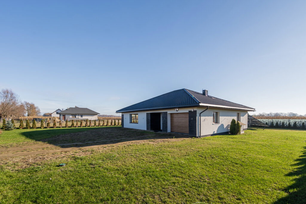 Nowoczesny, energooszczędny dom wolnostojący - zdjęcie 1