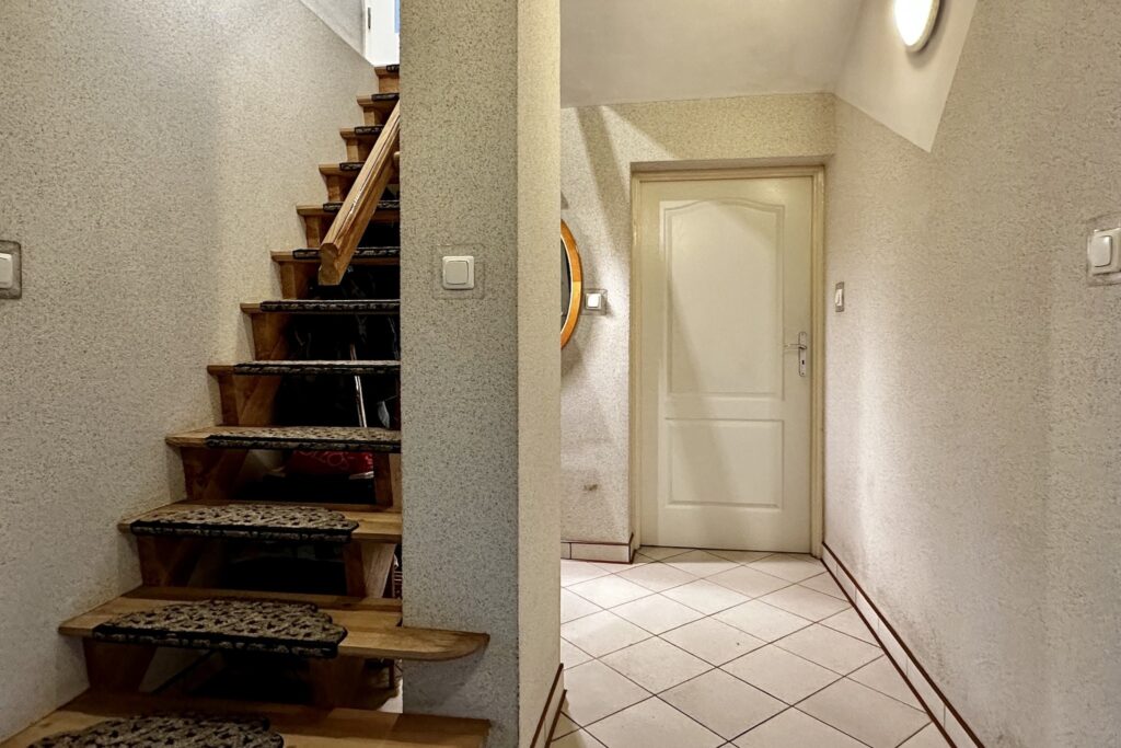 Duży dom z ogrodem w Bogucinie, 233 m² - zdjęcie 15