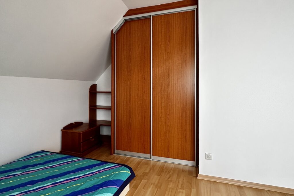 Duży dom z ogrodem w Bogucinie, 233 m² - zdjęcie 36