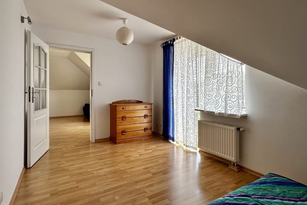 Duży dom z ogrodem w Bogucinie, 233 m² - zdjęcie 37