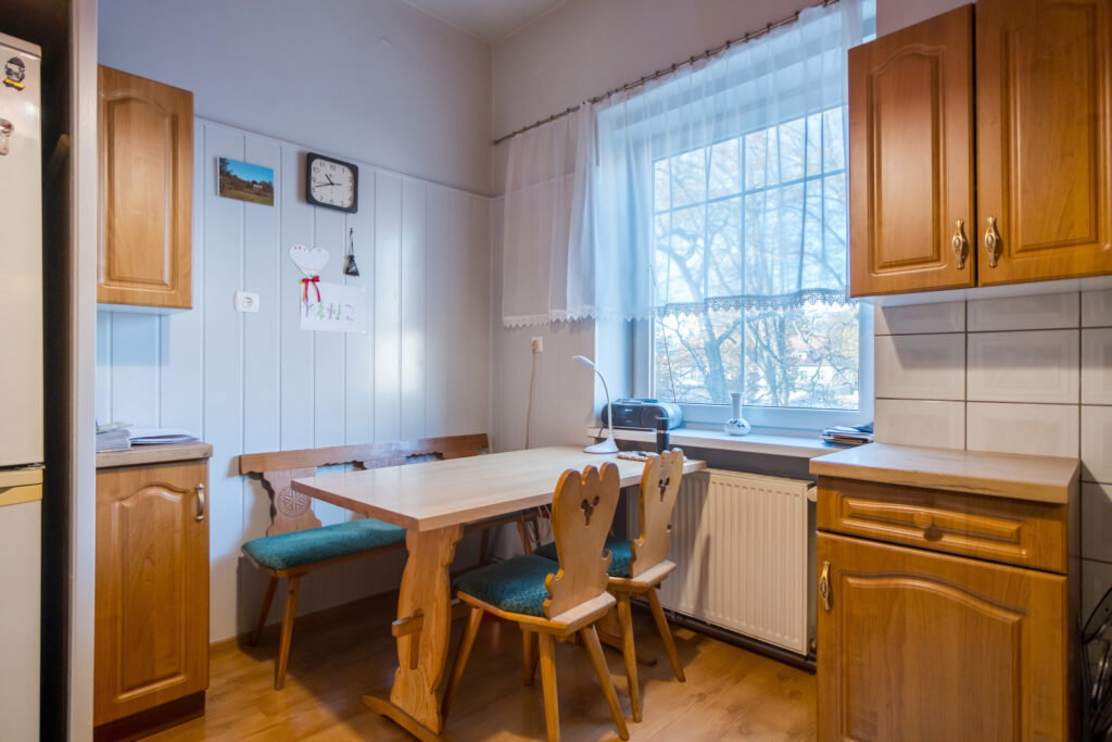 Przestronne mieszkanie na pierwszym piętrze - zdjęcie 7