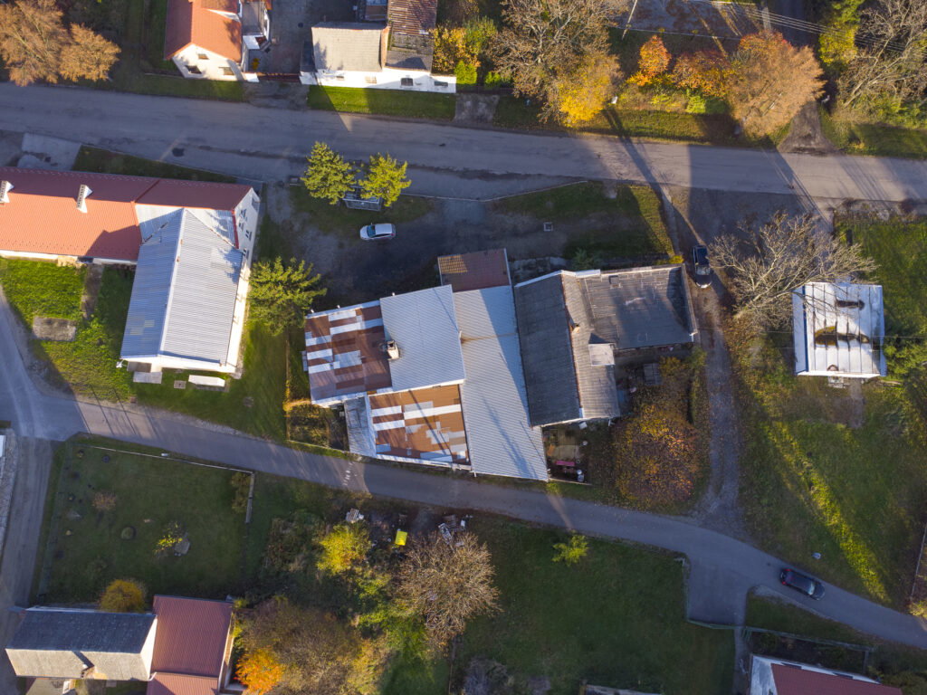 Budynek mieszkalno - komercyjny, Kucharzowice. - zdjęcie 5