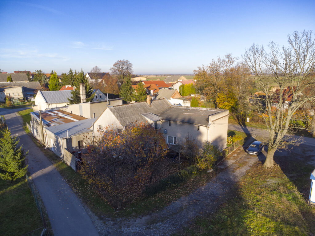 Budynek mieszkalno - komercyjny, Kucharzowice. - zdjęcie 7