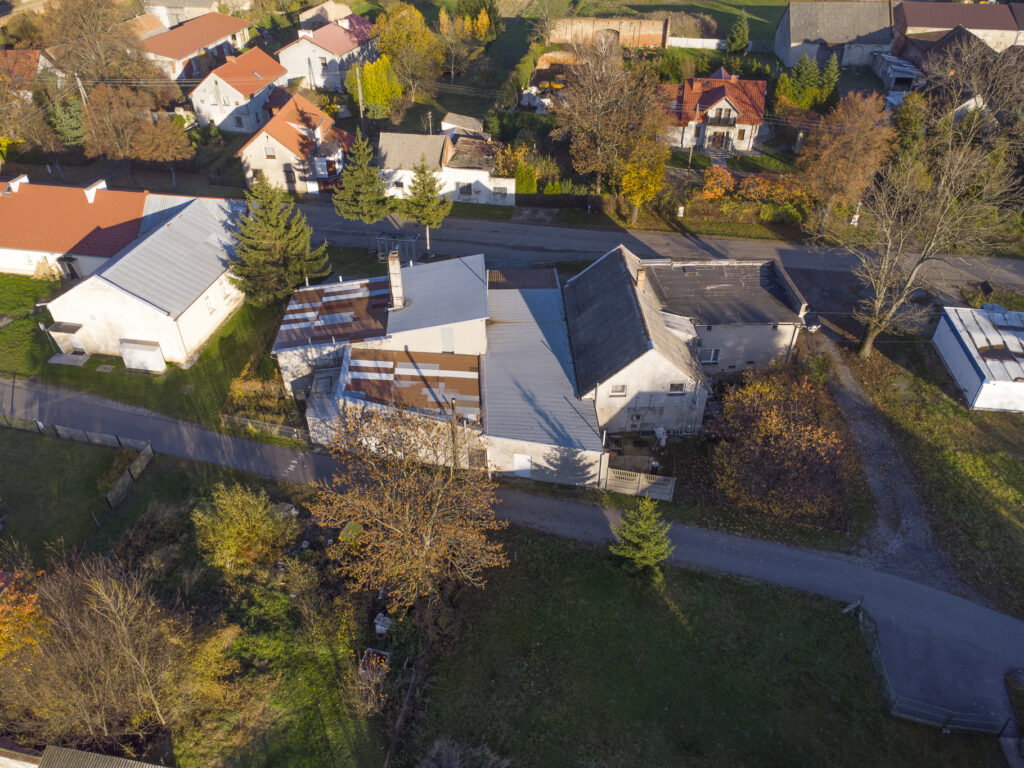 Budynek mieszkalno - komercyjny, Kucharzowice. - zdjęcie 11