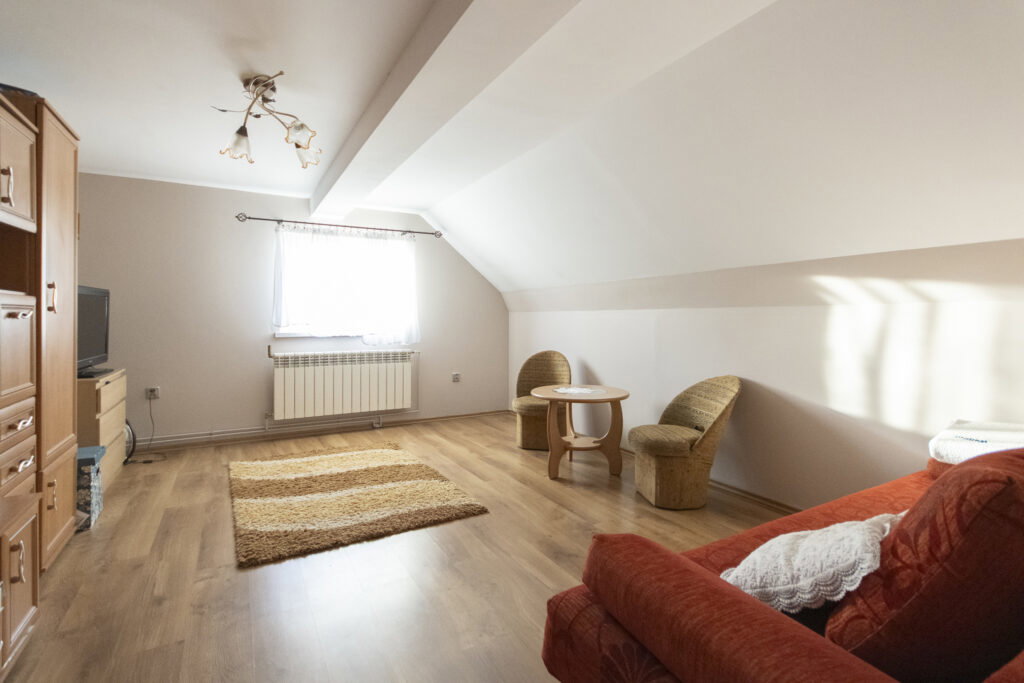 Budynek mieszkalno - komercyjny, Kucharzowice. - zdjęcie 22