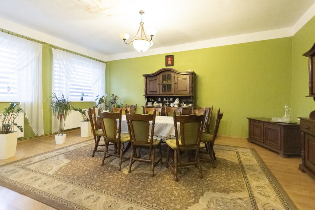 Budynek mieszkalno - komercyjny, Kucharzowice. - zdjęcie 15