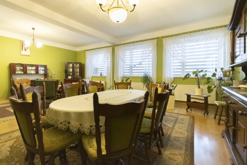 Budynek mieszkalno - komercyjny, Kucharzowice. - zdjęcie 16