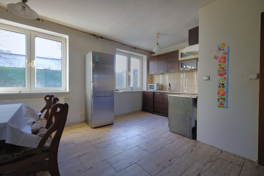 Dom z potencjałem w Iławie – 5 pokoi i ogród - zdjęcie 3