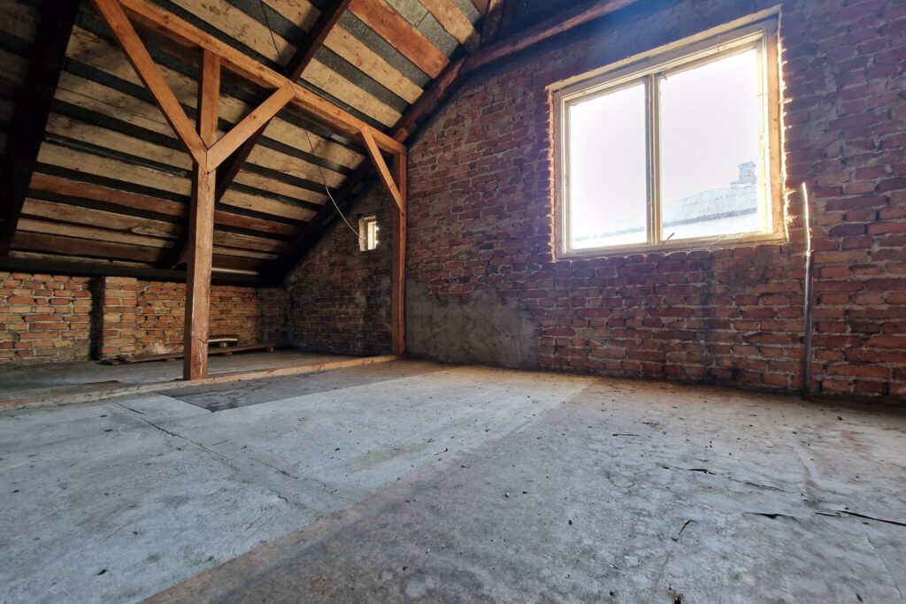 Duża działka 1000 m2 z domem blisko AWF i centrum - zdjęcie 16