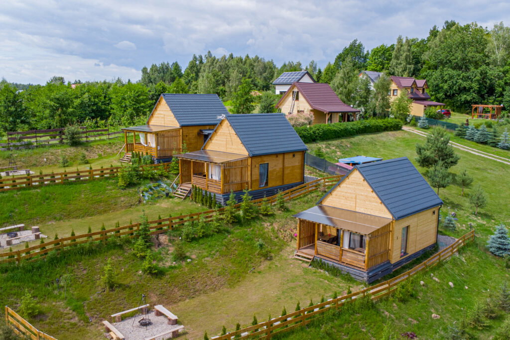 Gotowy biznes 6 nowych domów na Mazurach na wynajm - zdjęcie 1