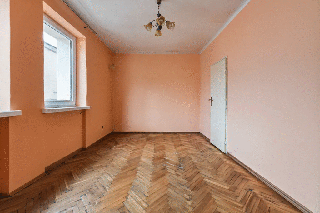 2 pokoje w kameralnej kamienicy na Okęciu - zdjęcie 5
