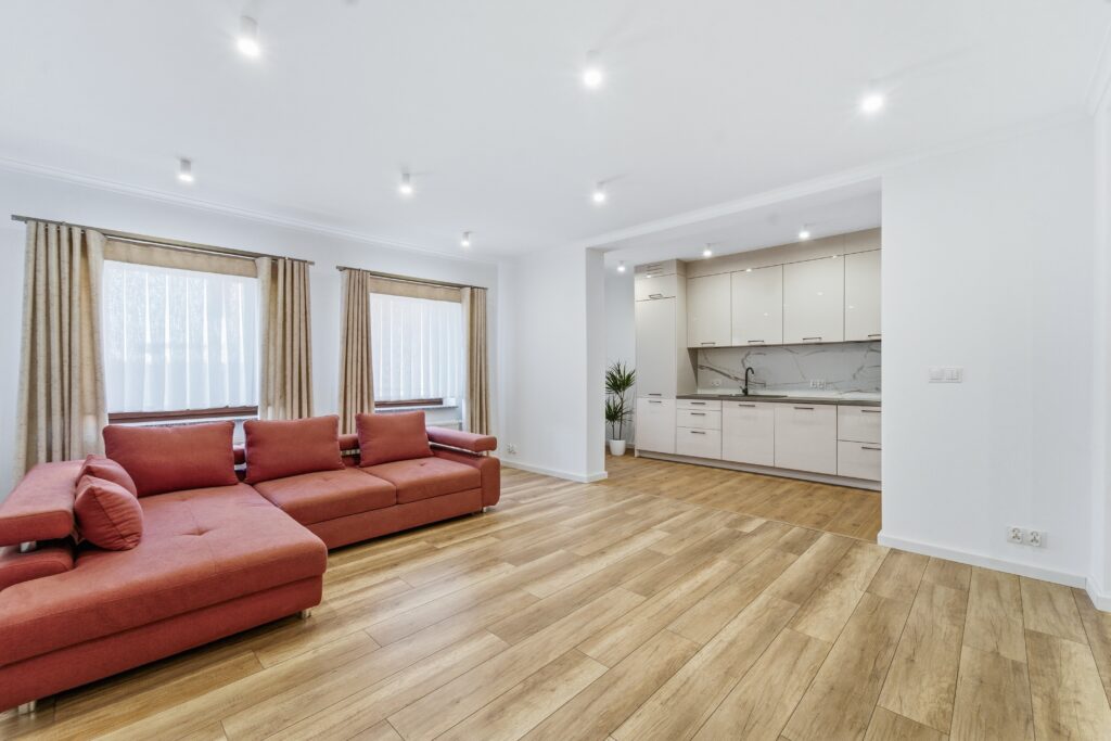 Środkowy segment , Laryszów,  do negocjacji ! - zdjęcie 1