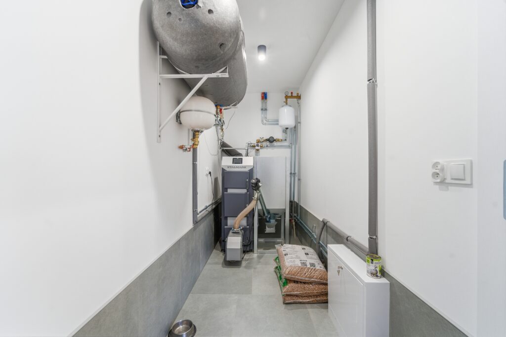 Środkowy segment , Laryszów,  do negocjacji ! - zdjęcie 10