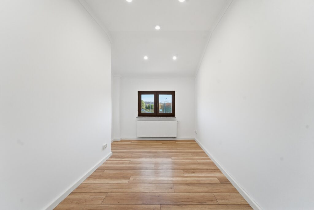 Środkowy segment , Laryszów,  do negocjacji ! - zdjęcie 11