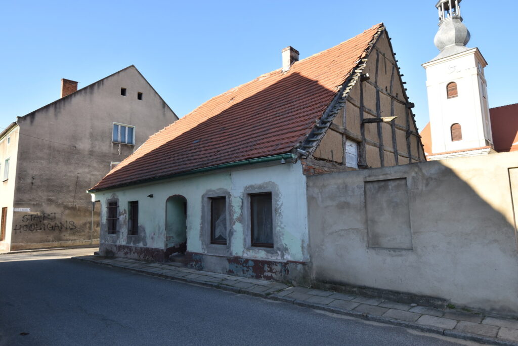 Tani dom do remontu Rychtal - zdjęcie 1