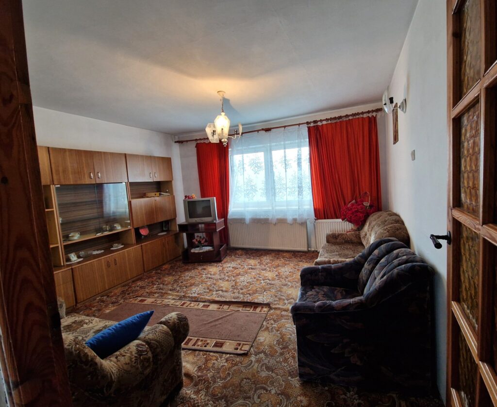 DOM na duzej działce 53 ARY z domem i WZ - zdjęcie 4