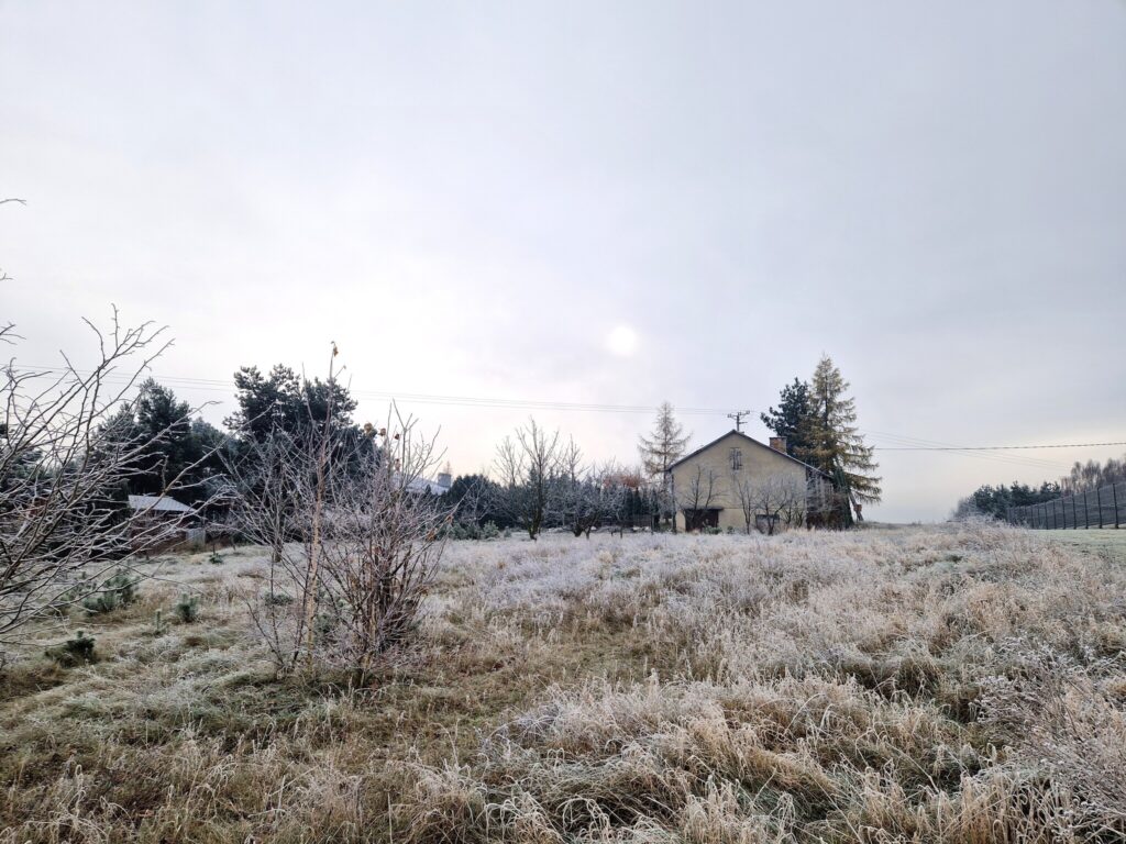 DOM na duzej działce 53 ARY z domem i WZ - zdjęcie 10