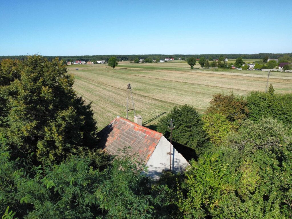 Urokliwa działka z domem i lasem - Twój azyl! - zdjęcie 1