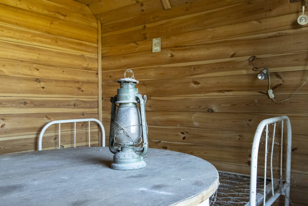 Urokliwa działka z domem i lasem - Twój azyl! - zdjęcie 2