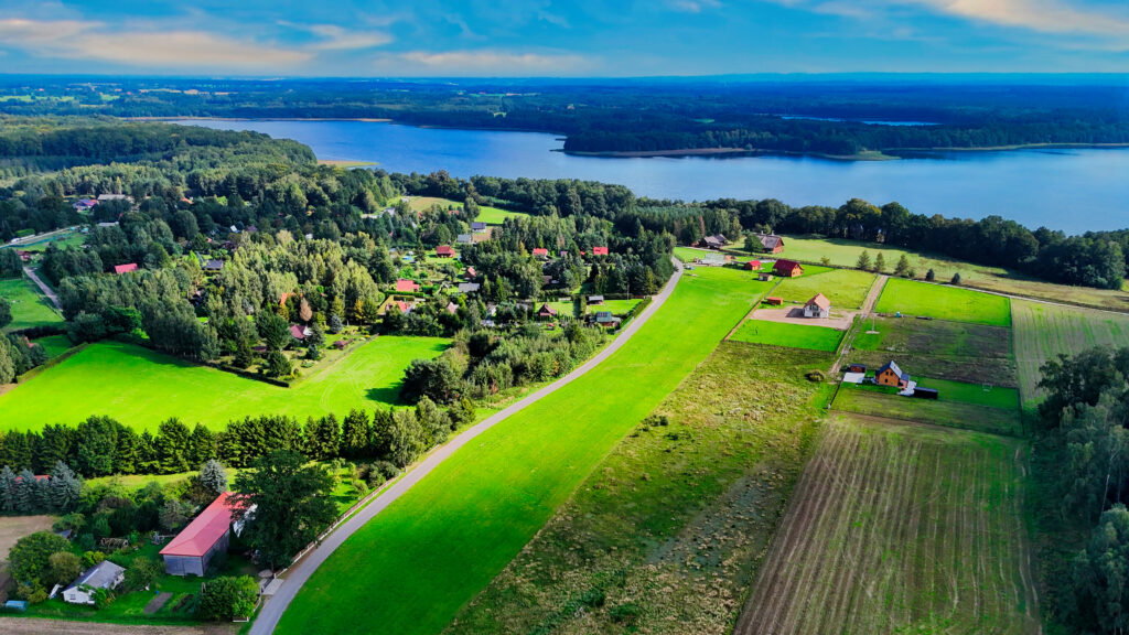 Na sprzedaż działka budowlana blisko jeziora - zdjęcie 6