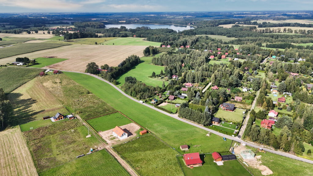 Na sprzedaż działka budowlana blisko jeziora - zdjęcie 7
