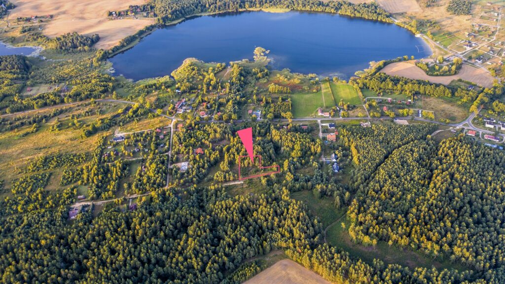 Działka budowlana z częścią lasu na sprzedaż - zdjęcie 1