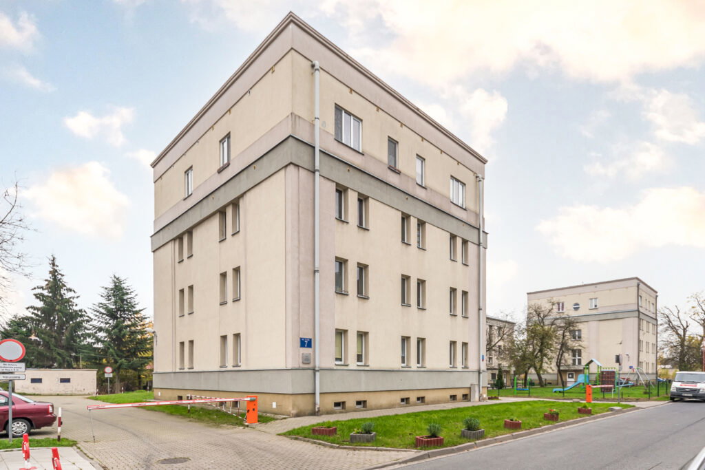 2 pokoje w kameralnej kamienicy na Okęciu - zdjęcie 10