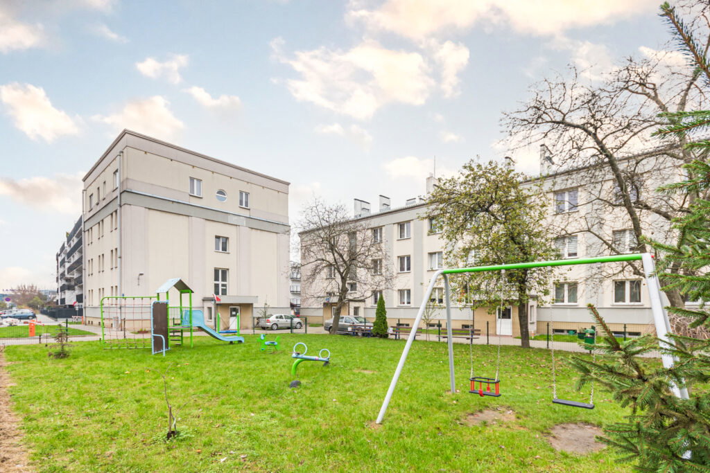 2 pokoje w kameralnej kamienicy na Okęciu - zdjęcie 11