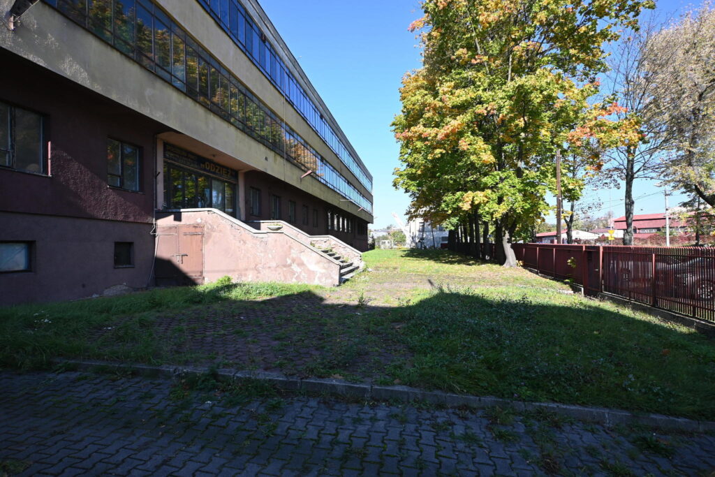 Atrakcyjna działka inwestycyjna w centrum miasta - zdjęcie 3