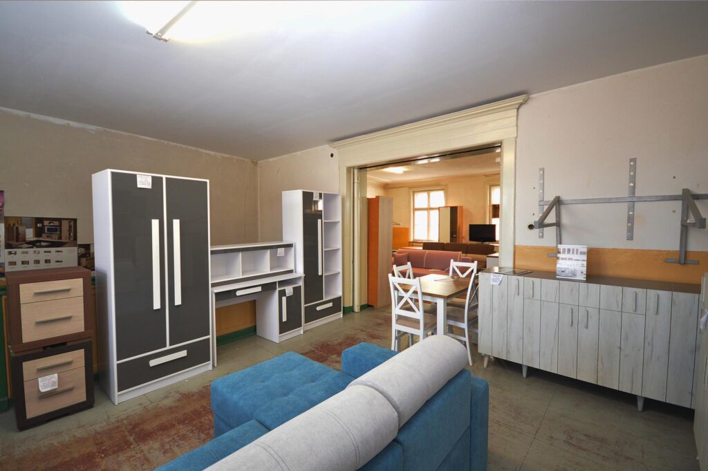 Budynek z możliwością przebudowy na mieszkania. - zdjęcie 9