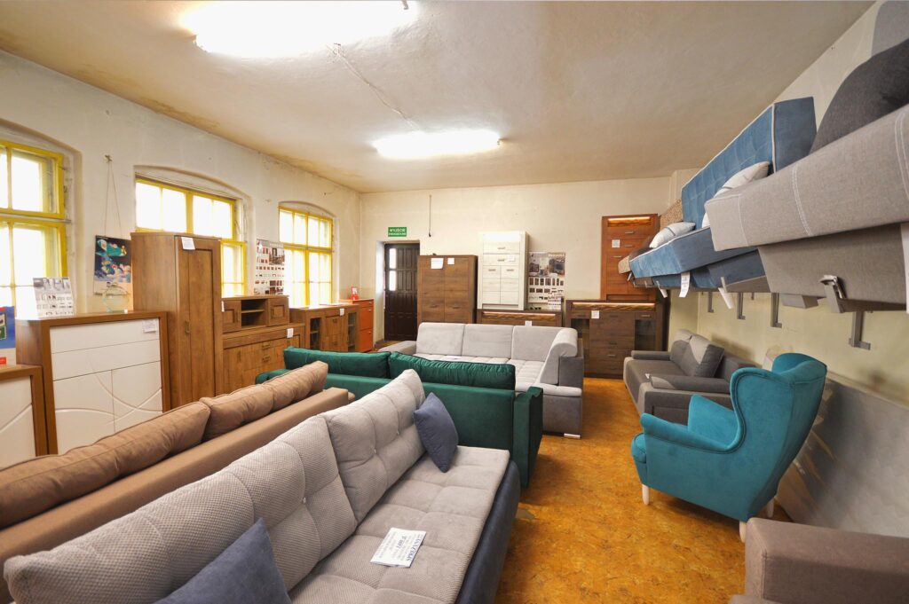 Budynek z możliwością przebudowy na mieszkania. - zdjęcie 11