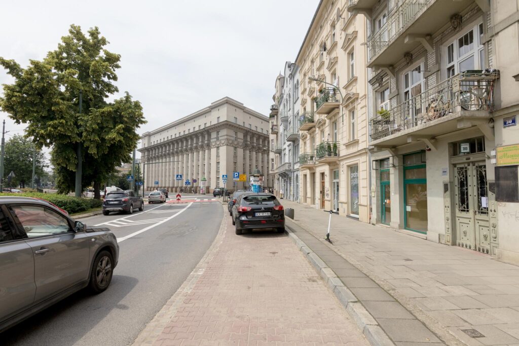 Lokal usługowy z witrynami w super lokalizacji - zdjęcie 5