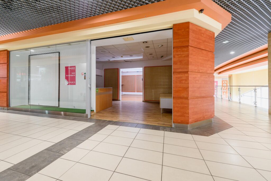 Lokal w galerii handlowej na sprzedaż - zdjęcie 1