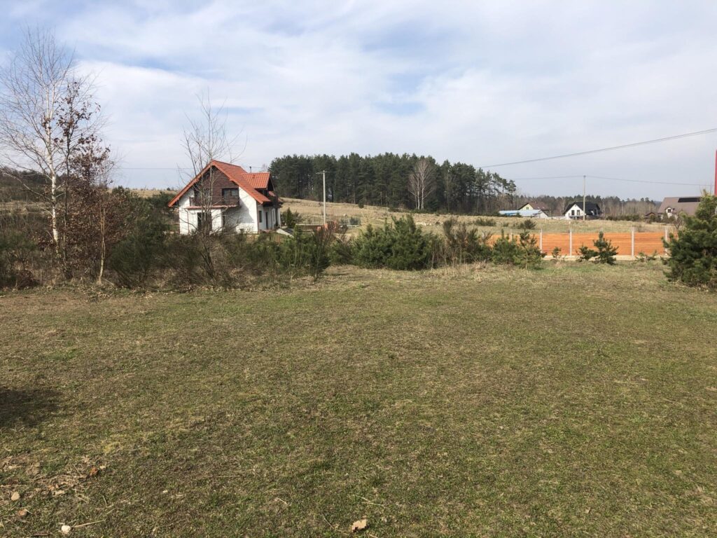 Działka budowlana w otoczeniu jeziora i lasu! - zdjęcie 1